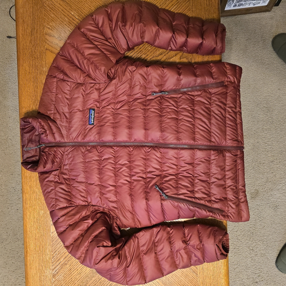 Patagonia Down Sweater Maroon Puffer Jacket small